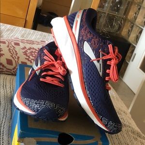 Brooks Ghost 11 Size 9.5B (Navy, Coral, Grey)